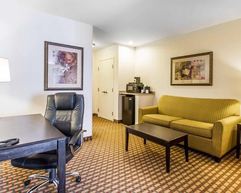 Photo of Livingroom in Shawnee