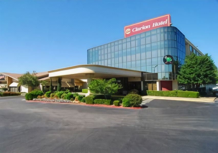 Photo of Buildings in Broken Arrow
