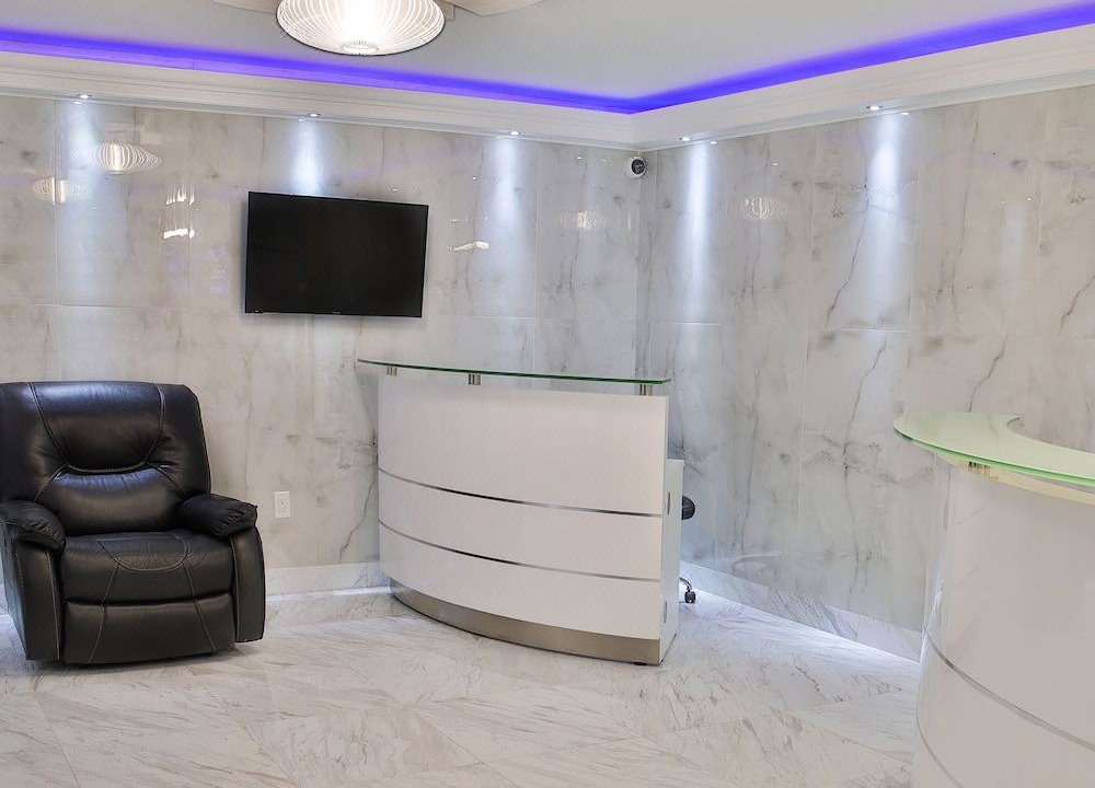 Photo of Livingroom in Fallsview