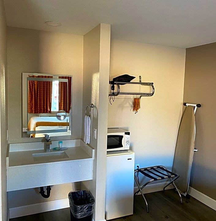 Photo of Livingroom in North Junior College Neighborhood Association