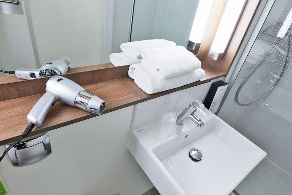 Photo of Bathroom in Villejust