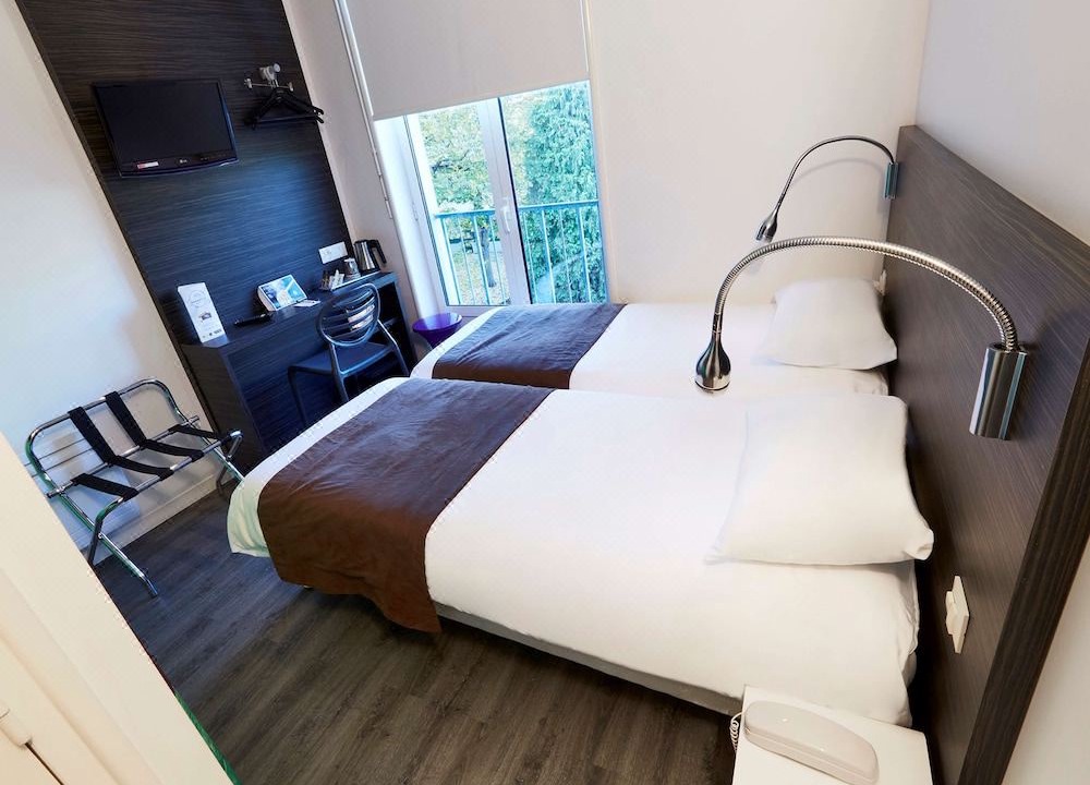 Photo of Bedroom in Graslin - Commerce