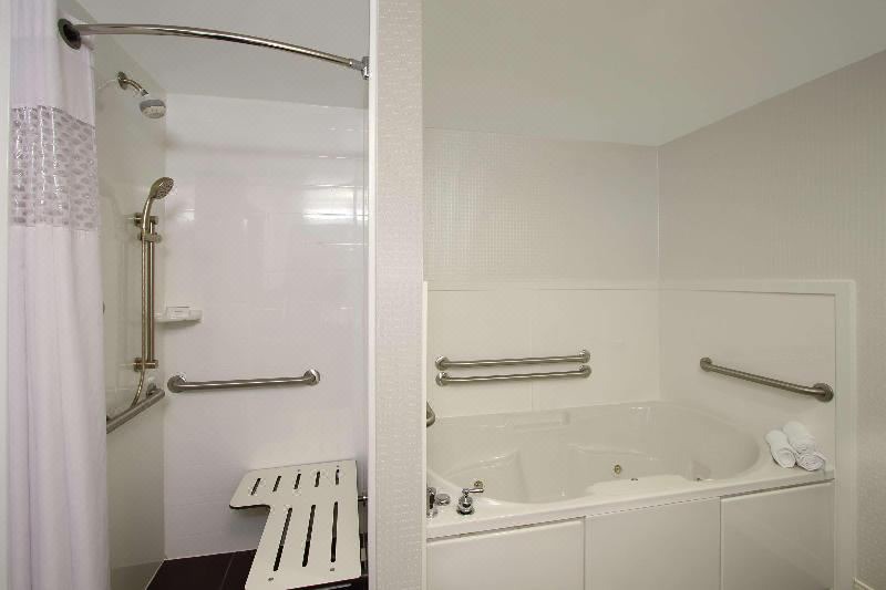Photo of Bathroom in Fountainhead-Orchard Hills