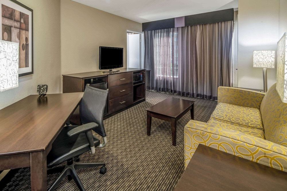Photo of Livingroom in Anaheim Resort