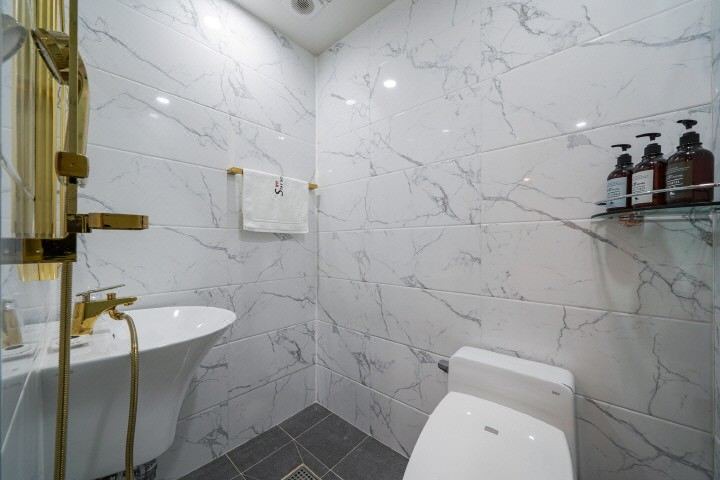 Photo of Bathroom in Suyeong-Gu