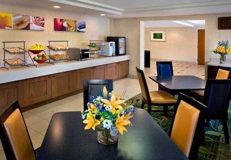 Photo of Livingroom in Woburn