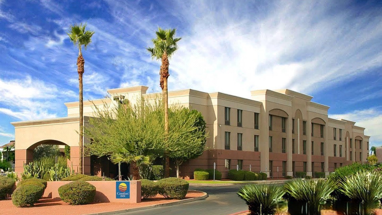 Photo of Buildings in Estrella