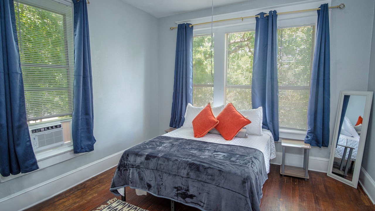Photo of Bedroom in Southtown