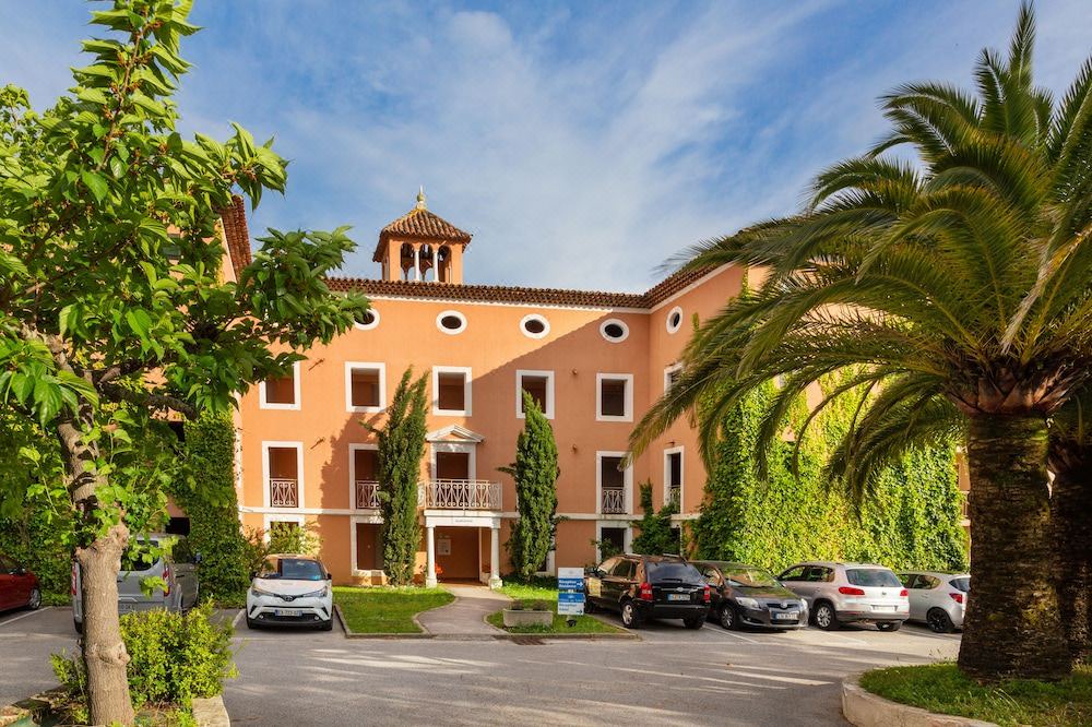 Photo of Buildings in Les Restanques