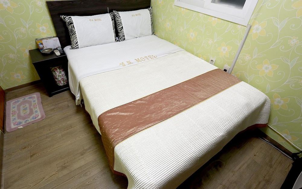 Photo of Bedroom in Daeheung-dong