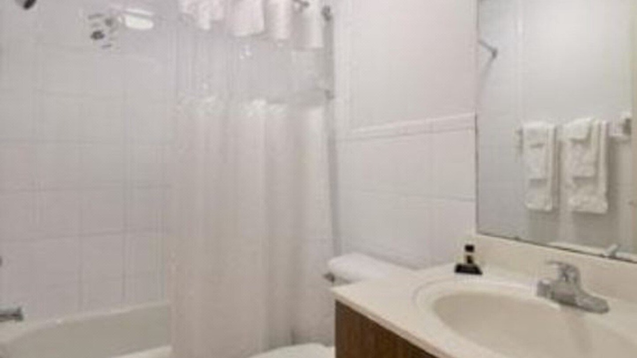Photo of Bathroom in Okeechobee