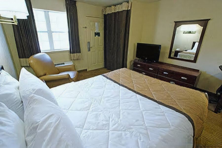Photo of Bedroom in Graysville