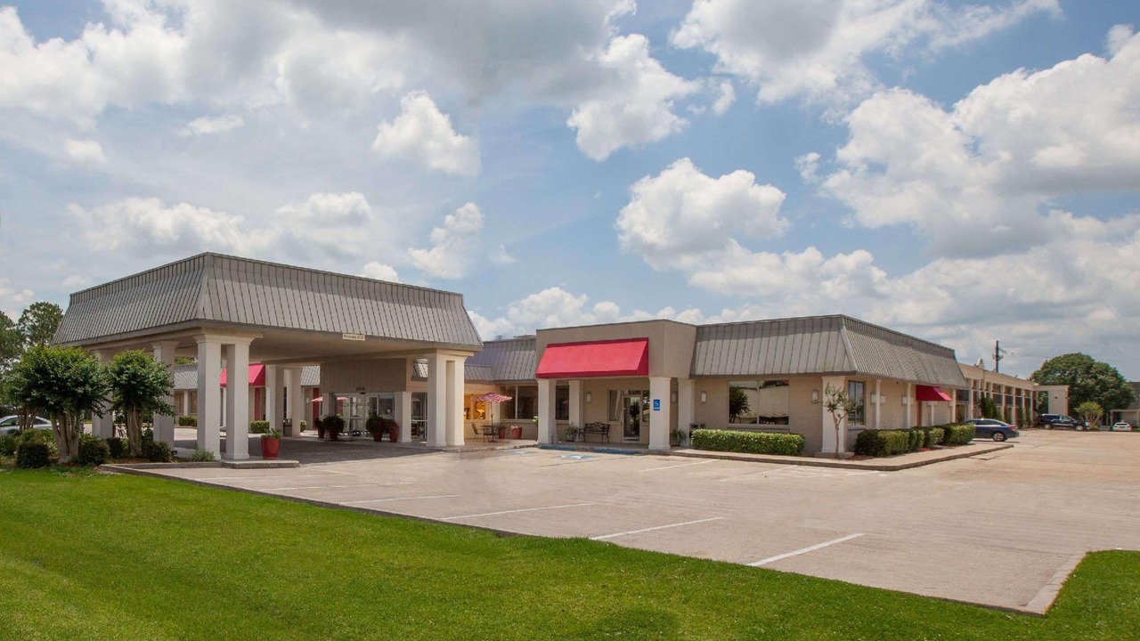 Photo of Buildings in New Iberia