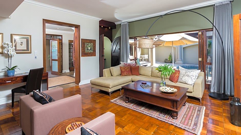 Photo of Livingroom in Pollok Beach