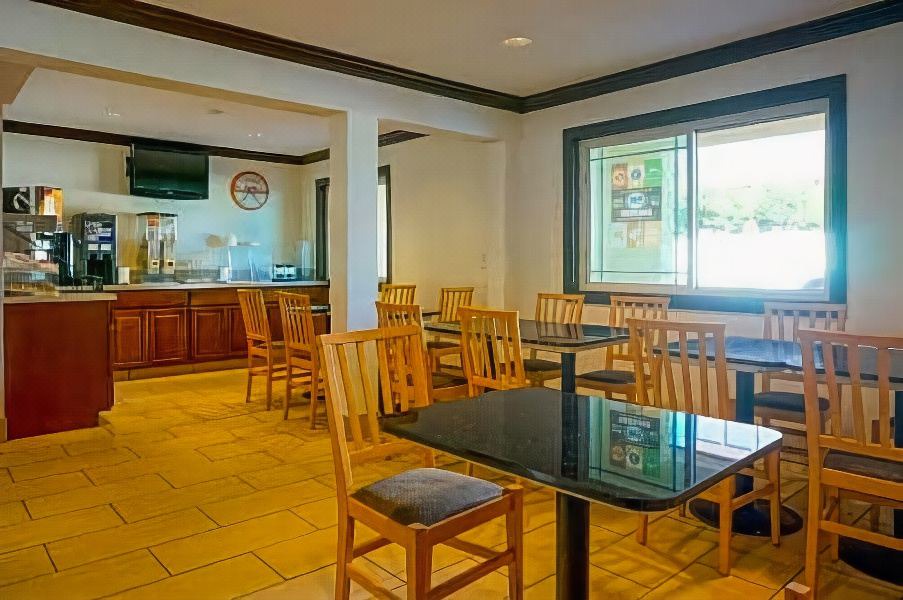 Photo of Livingroom in Mission Valley West