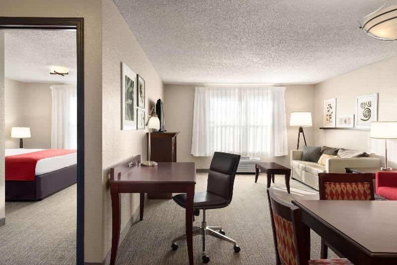 Photo of Livingroom in I-435 West KC-KS