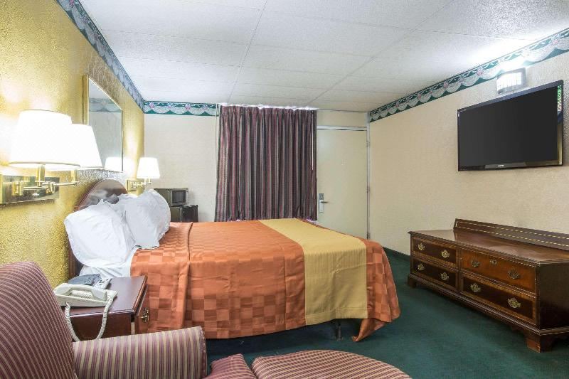 Photo of Livingroom in Gadsden