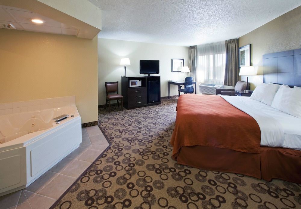 Photo of Bedroom in Cedar Falls