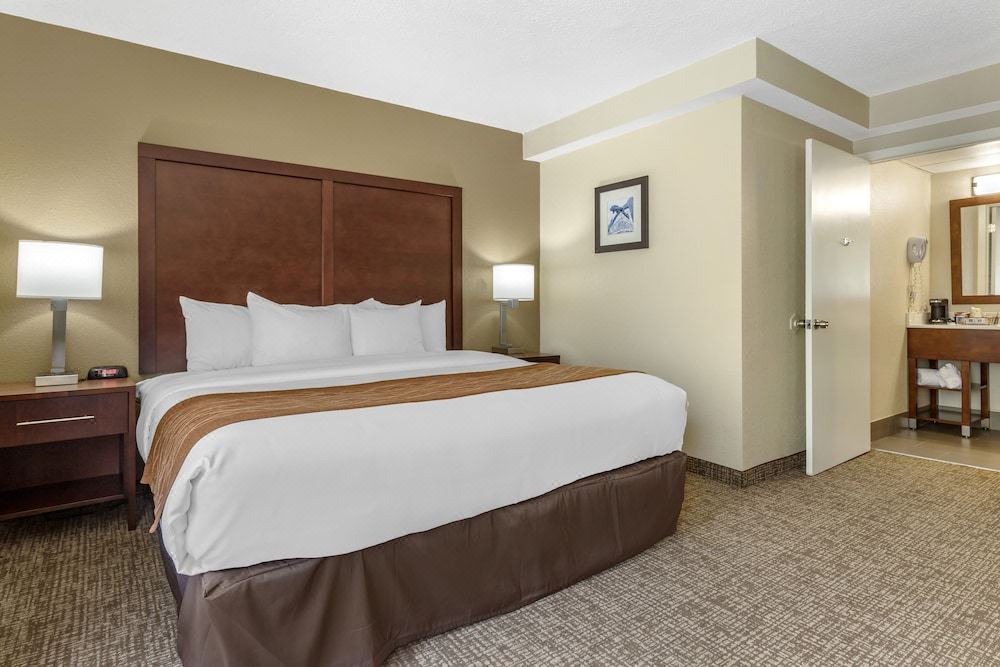 Photo of Bedroom in Executive Park