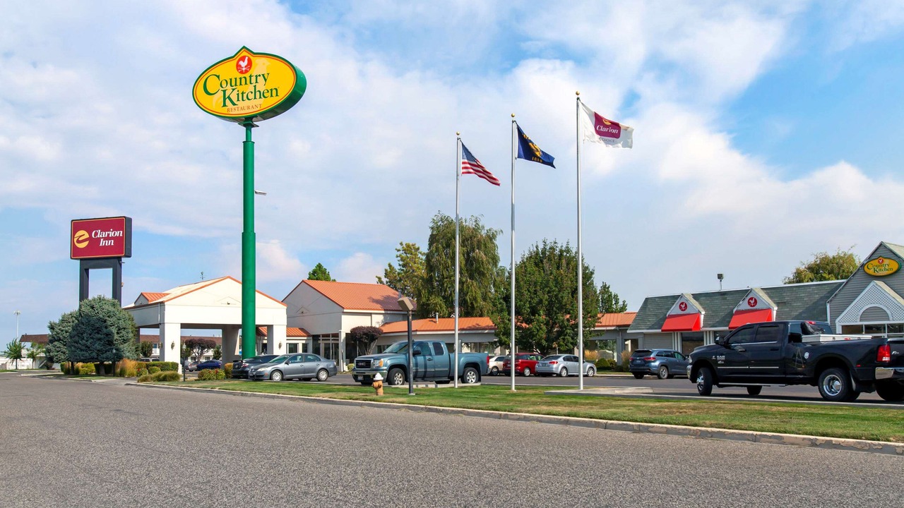 Photo of Buildings in Ontario