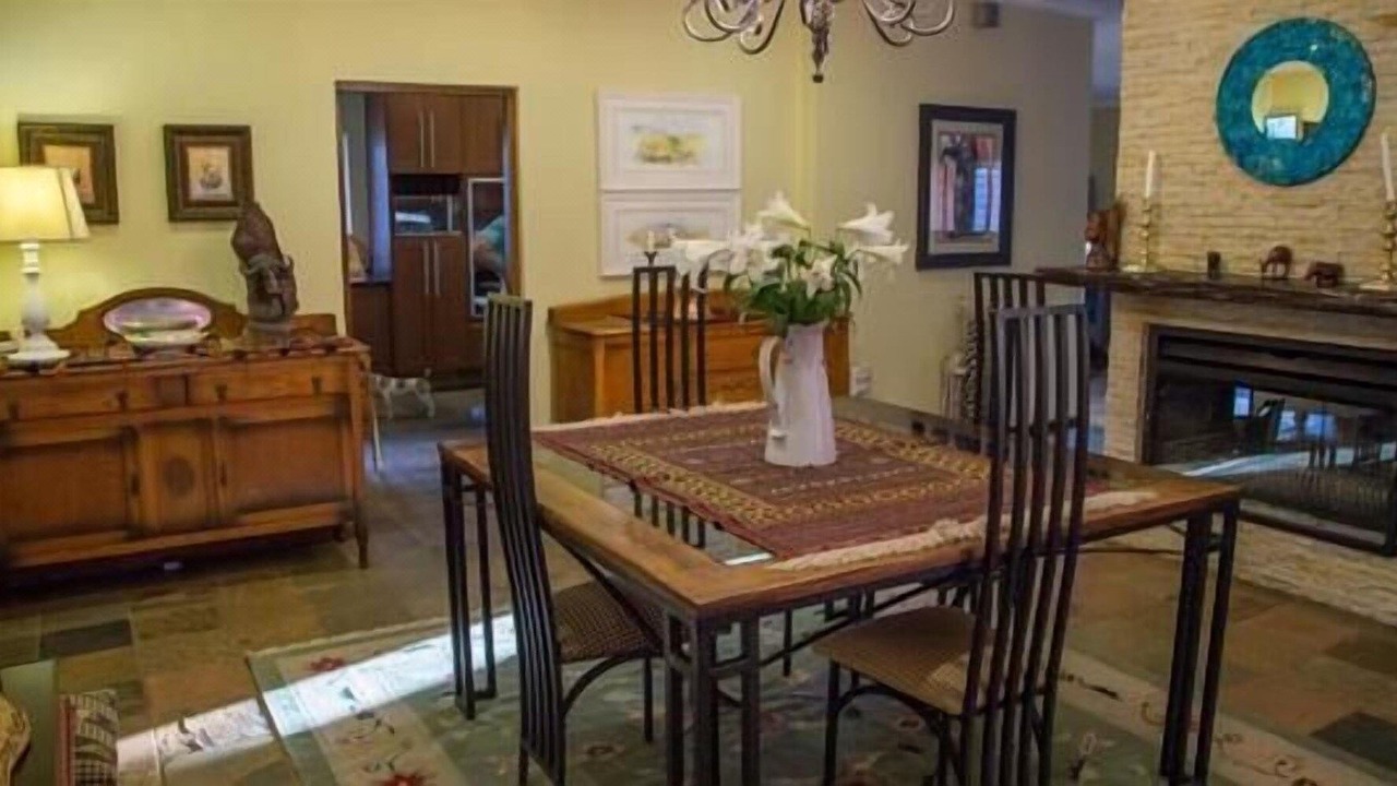 Photo of Livingroom in Baileys Muckleneuk