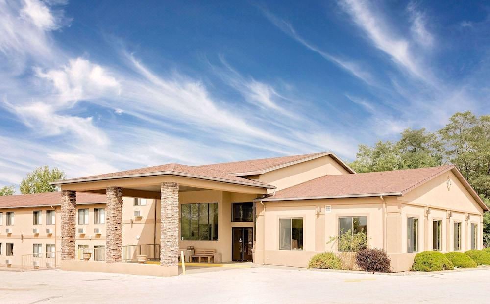 Photo of Buildings in Boonville