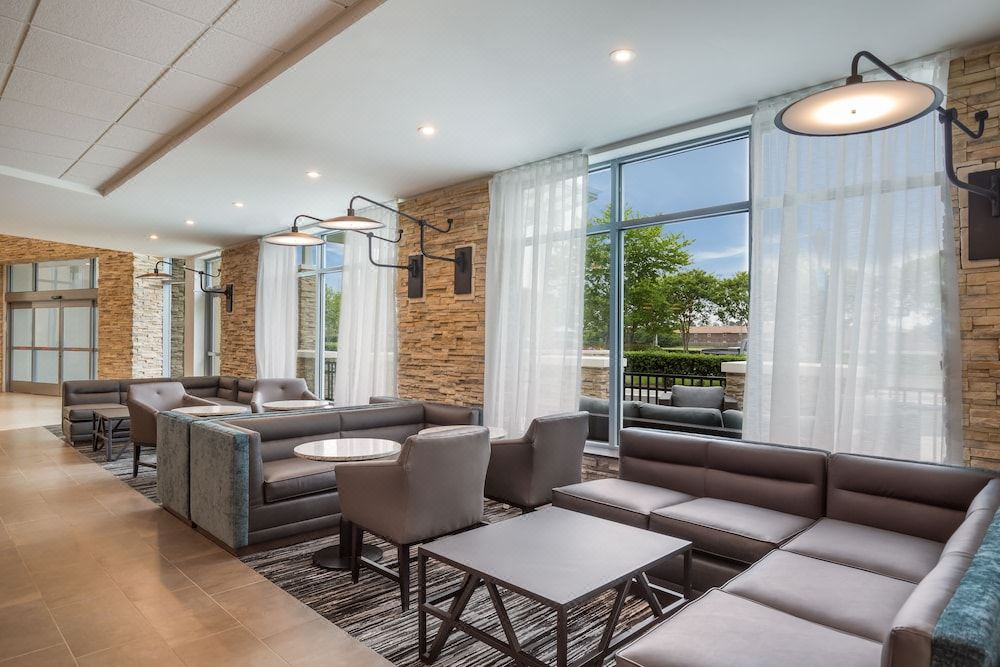 Photo of Livingroom in Coliseum Central