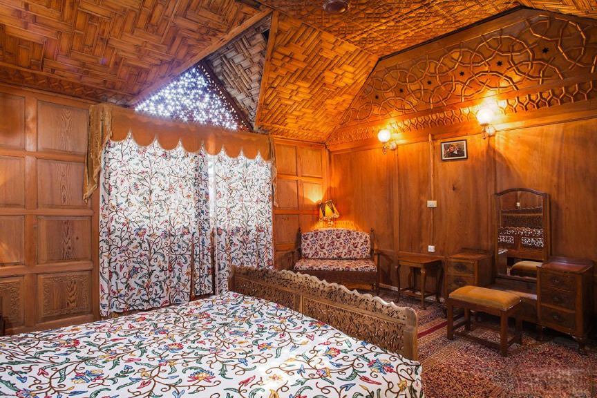 Photo of Bedroom in Nagin Bagh
