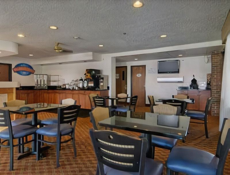 Photo of Livingroom in LaGrange