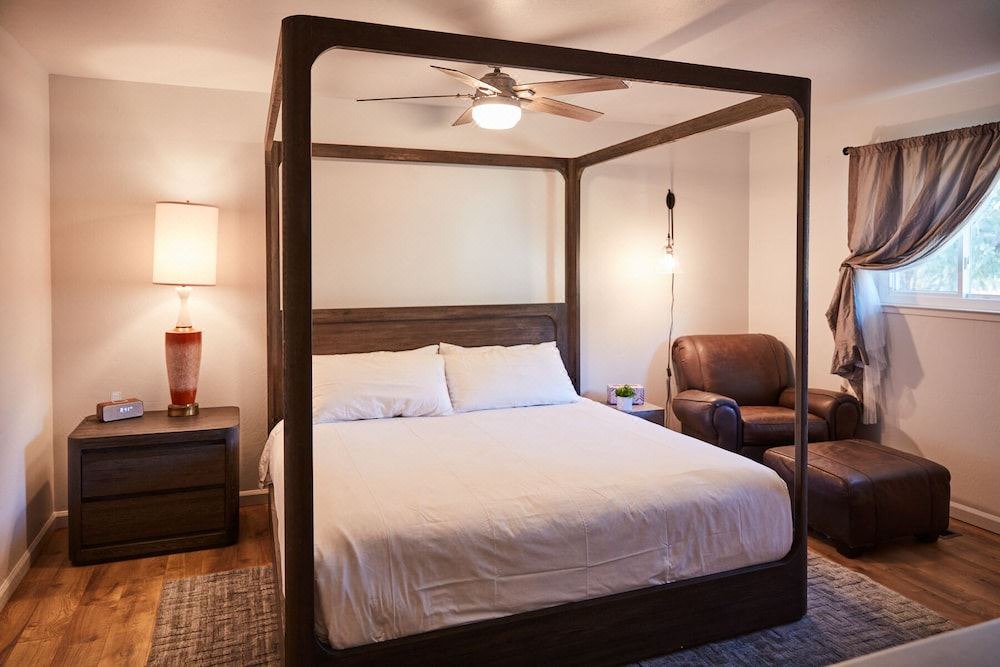 Photo of Bedroom in Clear Lake