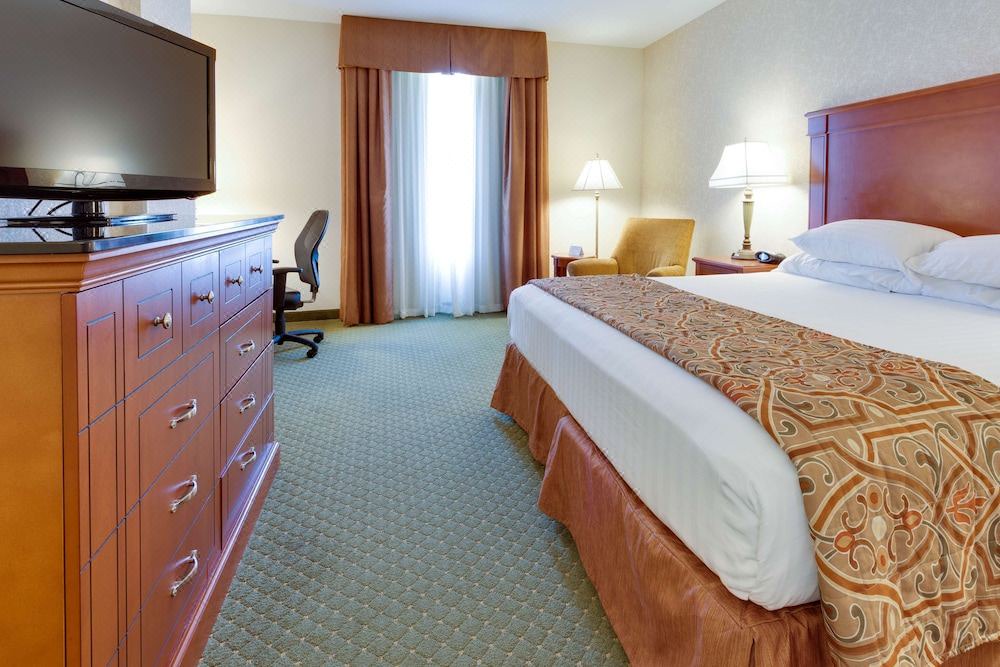 Photo of Bedroom in Blue Springs