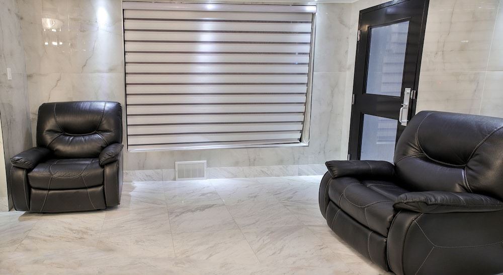 Photo of Livingroom in Fallsview