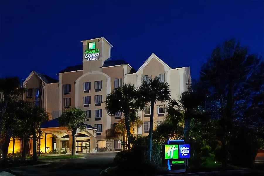 Photo of Buildings in Garden City