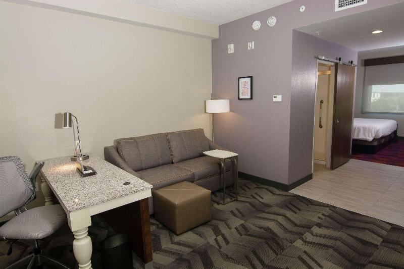 Photo of Livingroom in Lutz