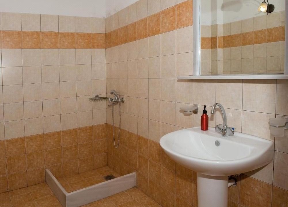 Photo of Bathroom in Fira
