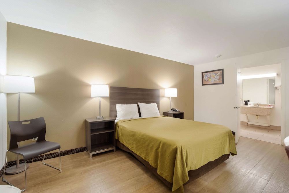 Photo of Bedroom in Goose Creek