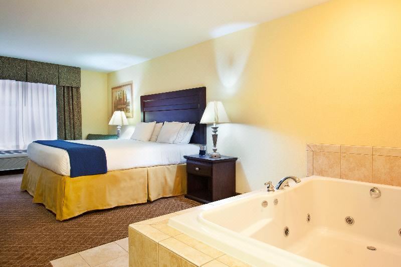 Photo of Bedroom in Lansing