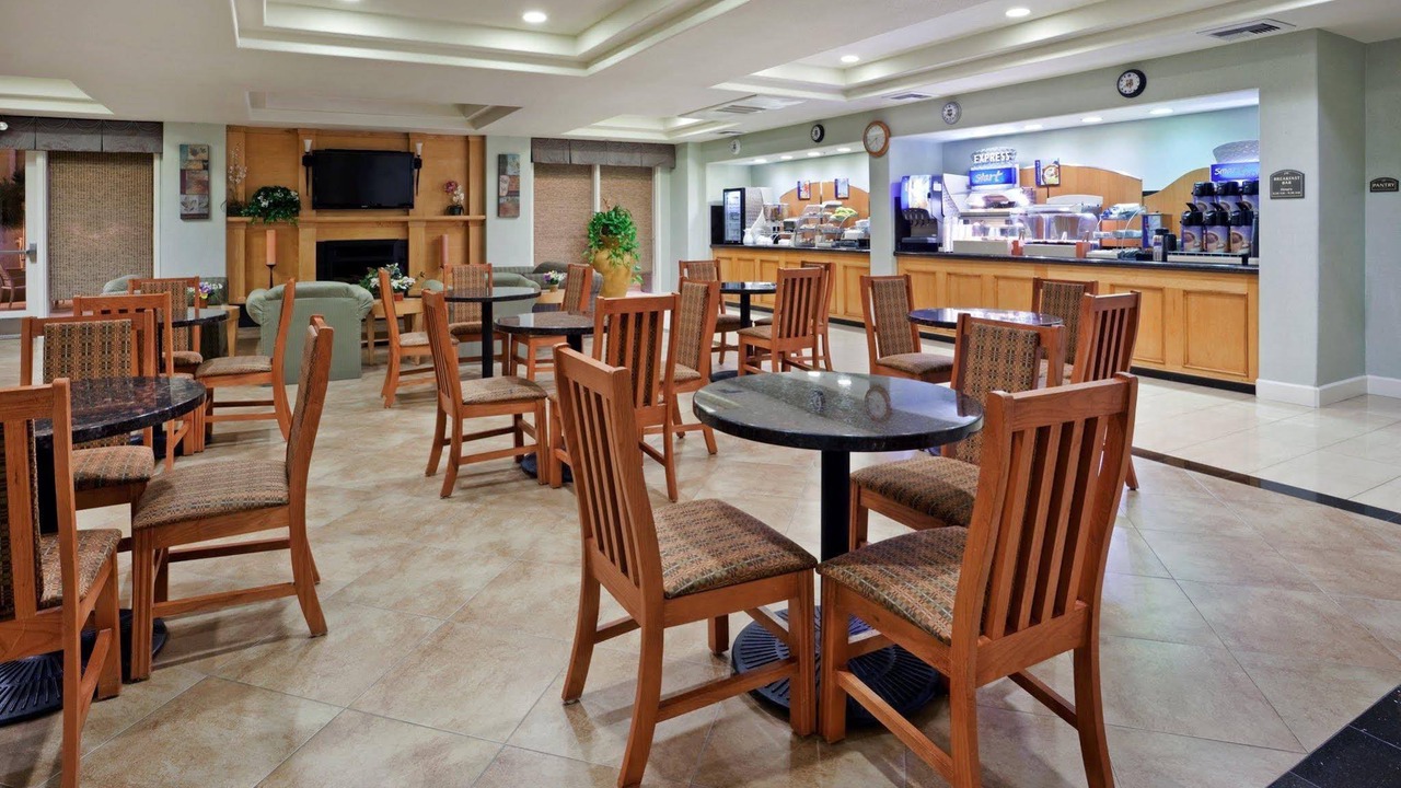 Photo of Livingroom in Nut Tree