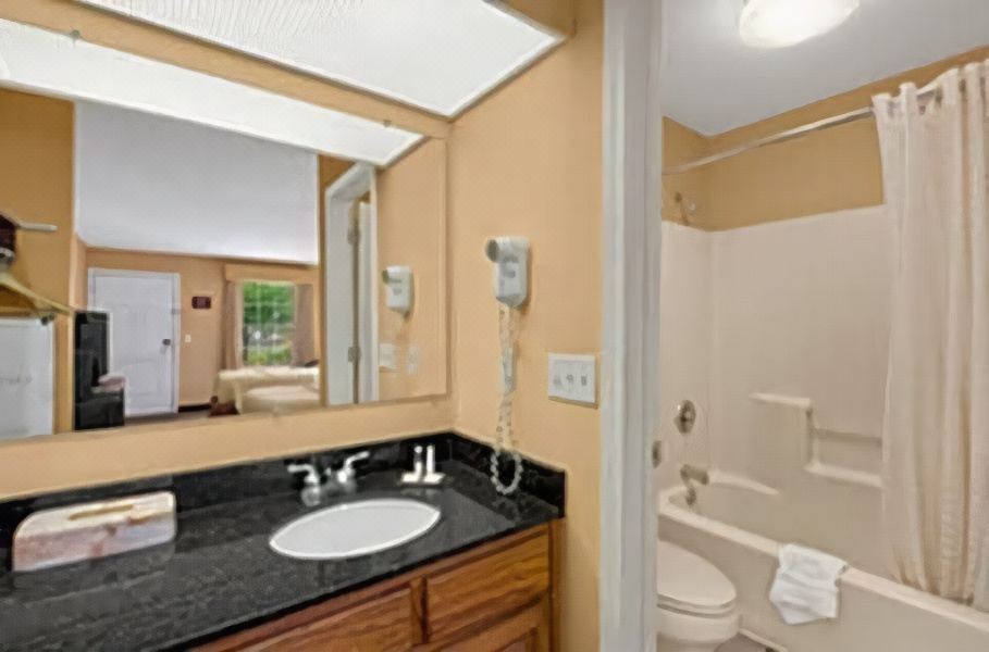 Photo of Bathroom in Eufaula