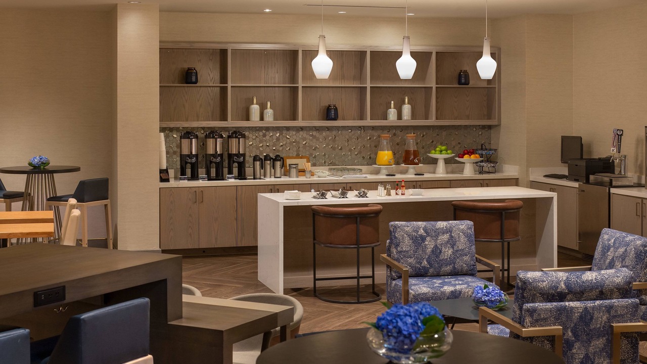 Photo of Livingroom in Dunwoody