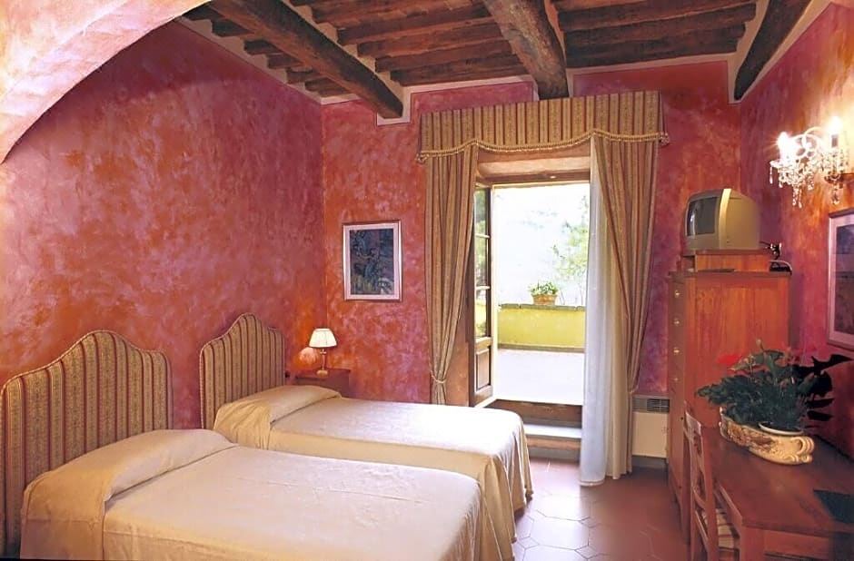 Photo of Bedroom in San Gimignano City Centre