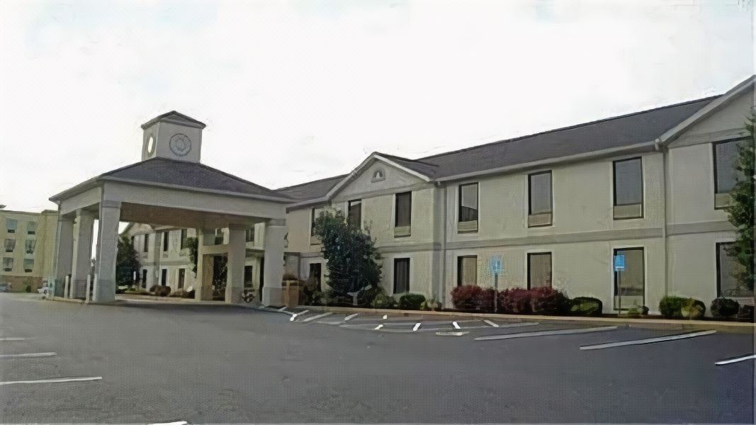 Photo of Buildings in Madisonville