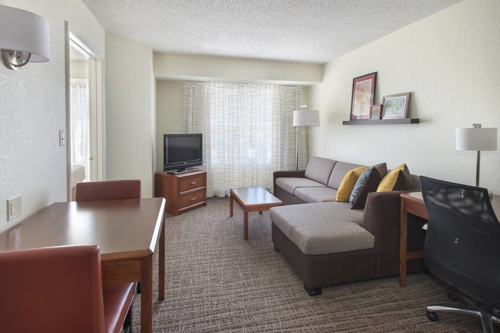 Photo of Livingroom in Hauppauge