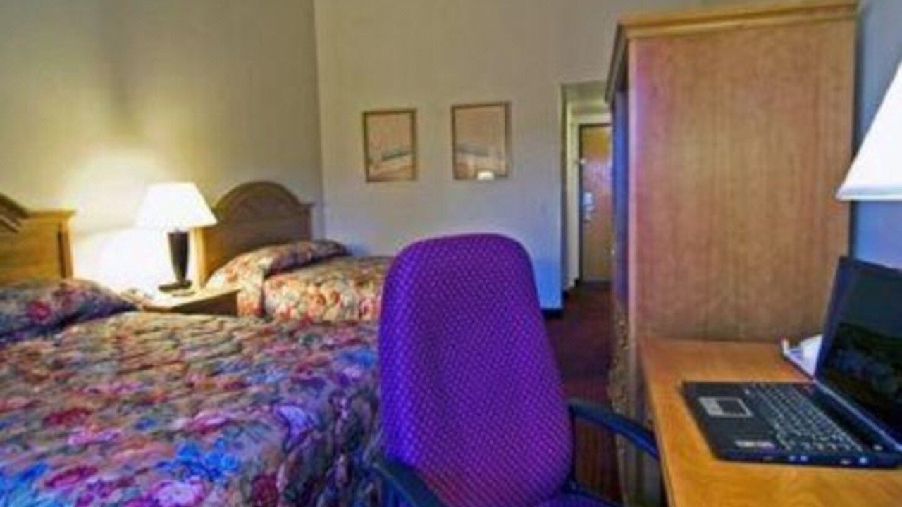 Photo of Bedroom in Lake Forest