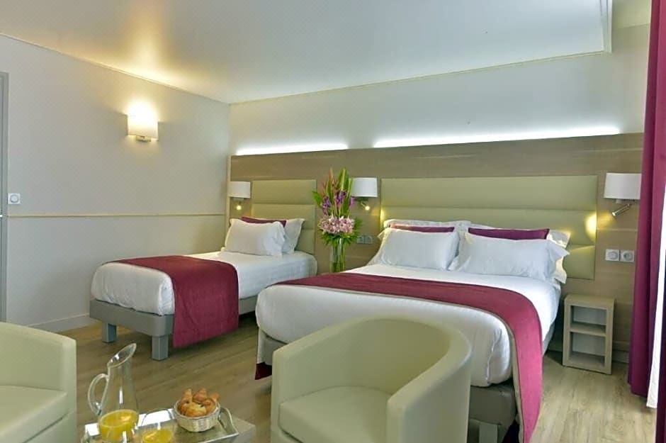 Photo of Bedroom in Montparnasse