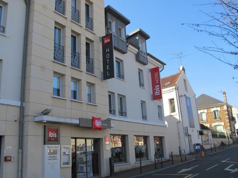 Photo of Buildings in Etampes