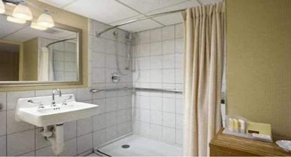 Photo of Bathroom in Newark