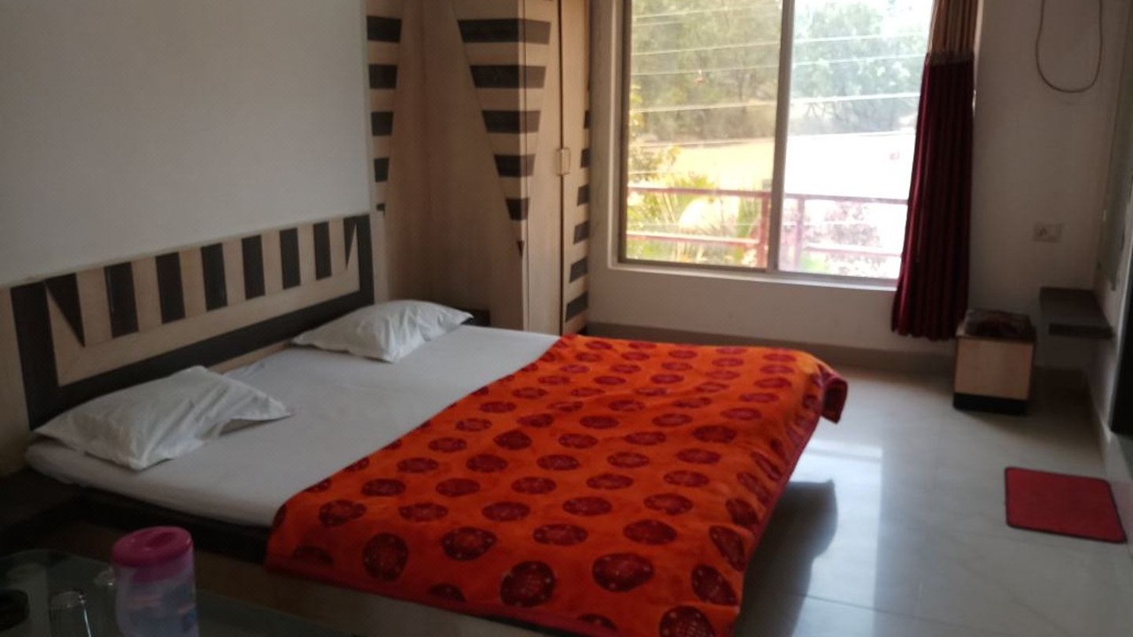 Photo of Bedroom in Pachmarhi