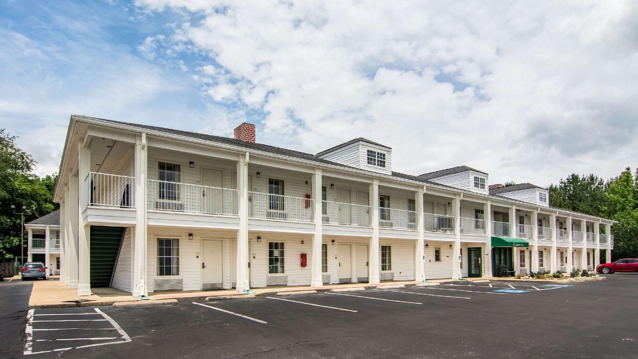 Photo of Buildings in Jasper