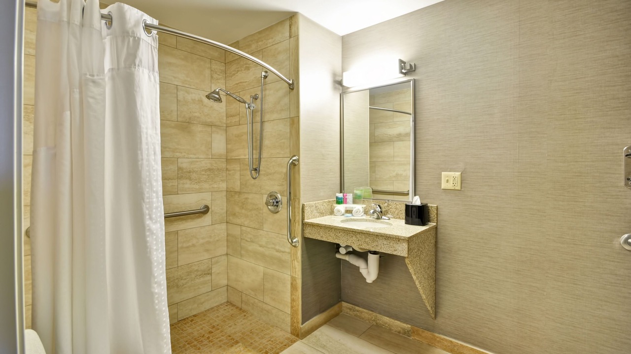 Photo of Bathroom in Romulus
